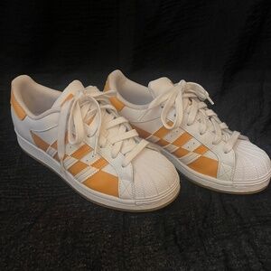 Adidas Superstar yellow/orange/white sneakers, men’s 6 women’s 7